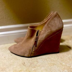 Jessica Simpson wedges